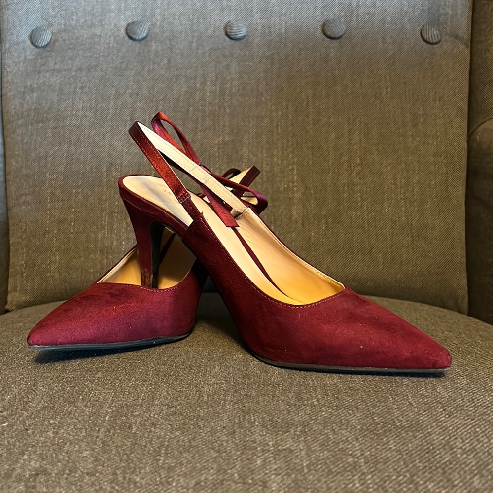 Ann Taylor red 3” Heels